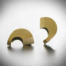 Artistic shape gold or silver earrings